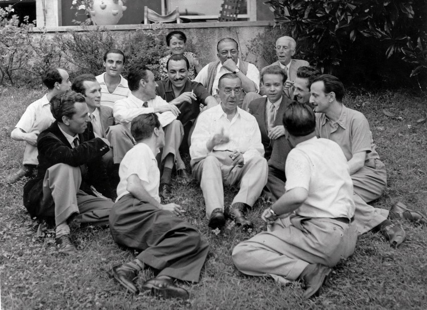 Arnoldo Mondadori con lo scrittore Thomas Mann. - Immagine concessa con licenza CC BY-SA 4.0