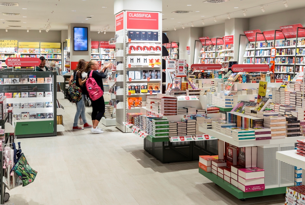 Mondadori Store: new opening at the ELNÒS shopping mall | Gruppo Mondadori